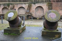 Historische Geschützrohre erinnern an die Bedeutung der Artillerie für den Festungsbau. (Bild: Stefan Siedler)